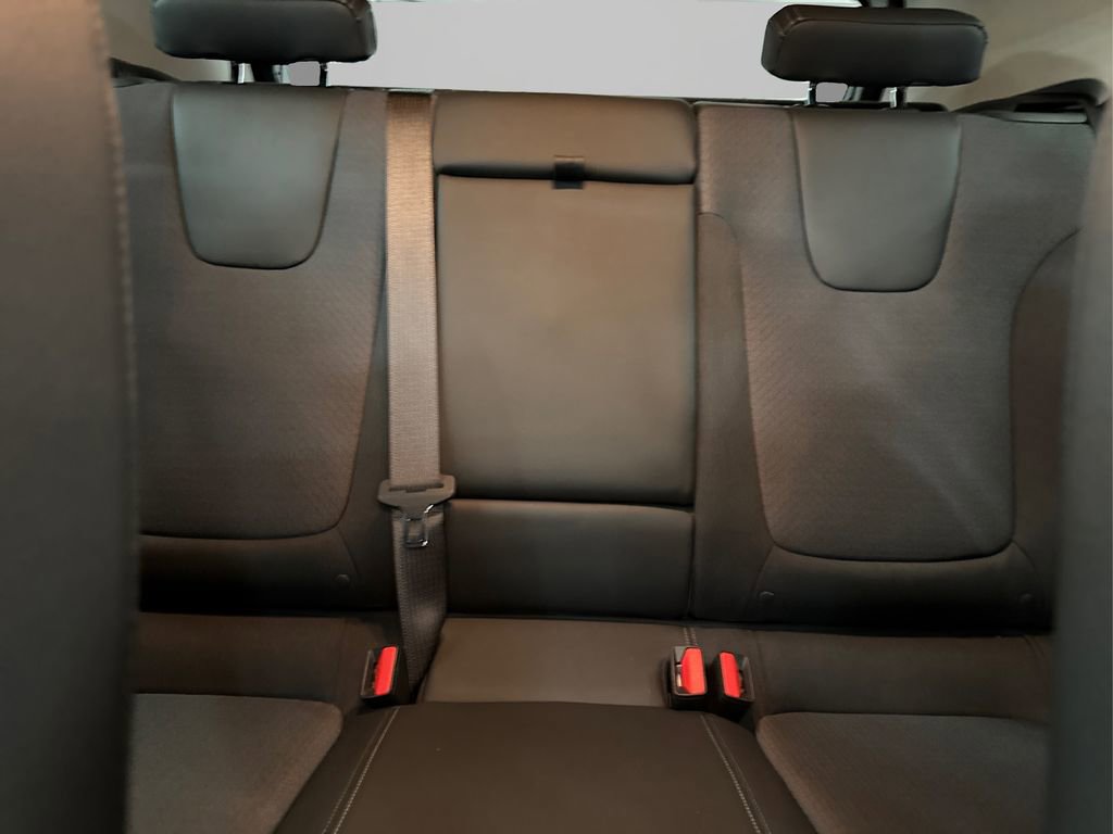 Used 2023 Buick Encore GX Select image 18