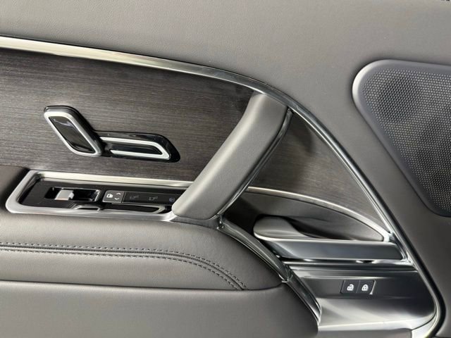 New 2025 Land Rover Range Rover SE image 23