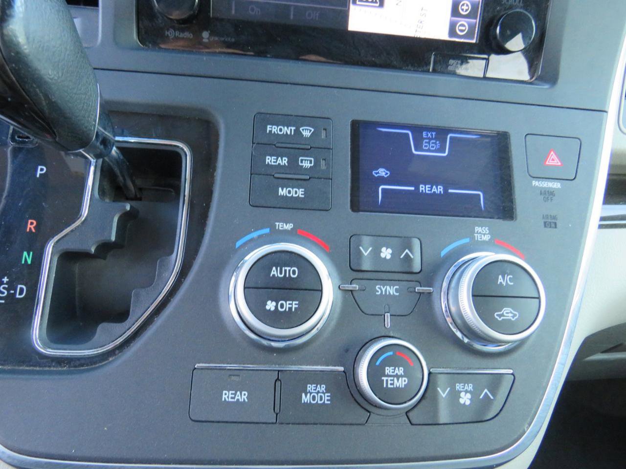 Used 2015 Toyota Sienna XLE w/ XLE Navigation Package FWD image 16