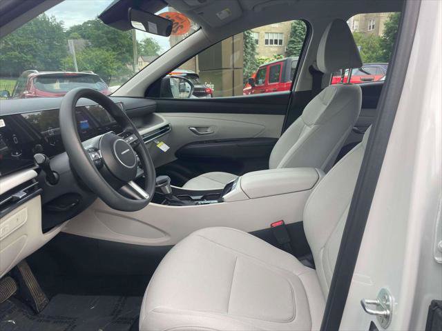 Used 2025 Hyundai Tucson SE AWD/4WD image 14
