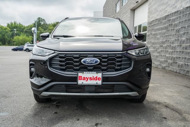 Used 2025 Ford Escape ST-Line Select AWD/4WD image 2
