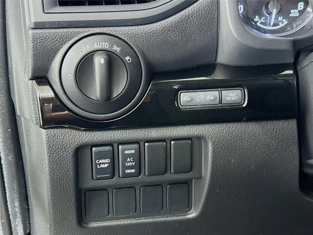 Certified 2024 Nissan Titan SV w/ SV Convenience Package image 11