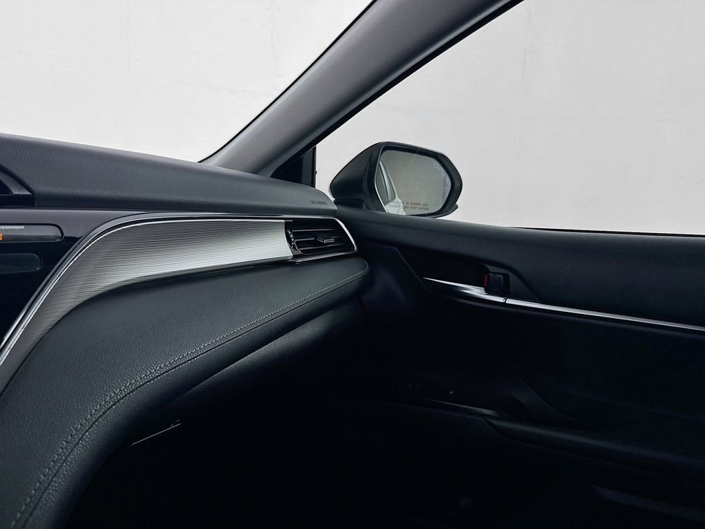Used 2020 Toyota Camry SE FWD image 38