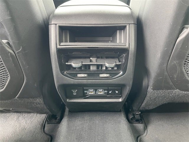 Used 2023 Jeep Grand Cherokee Limited image 22