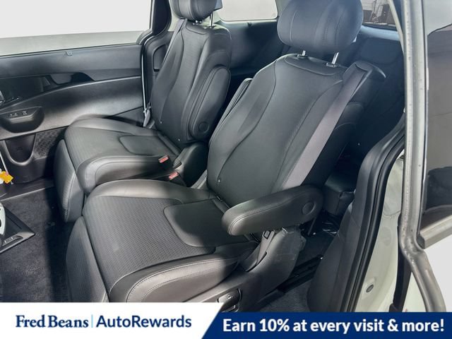 New 2025 Kia Carnival SX Prestige FWD image 10
