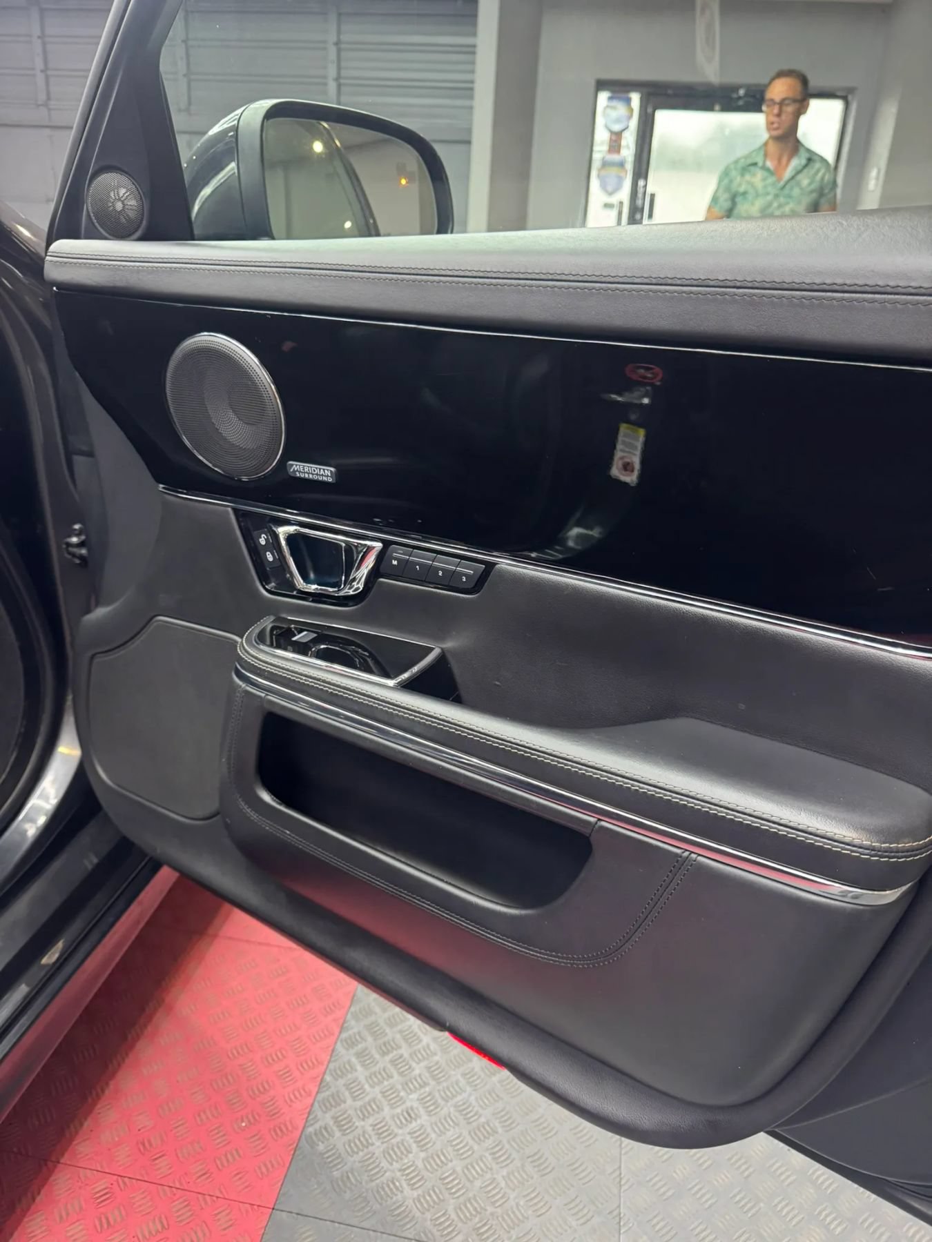 Used 2015 Jaguar XJ RWD image 31