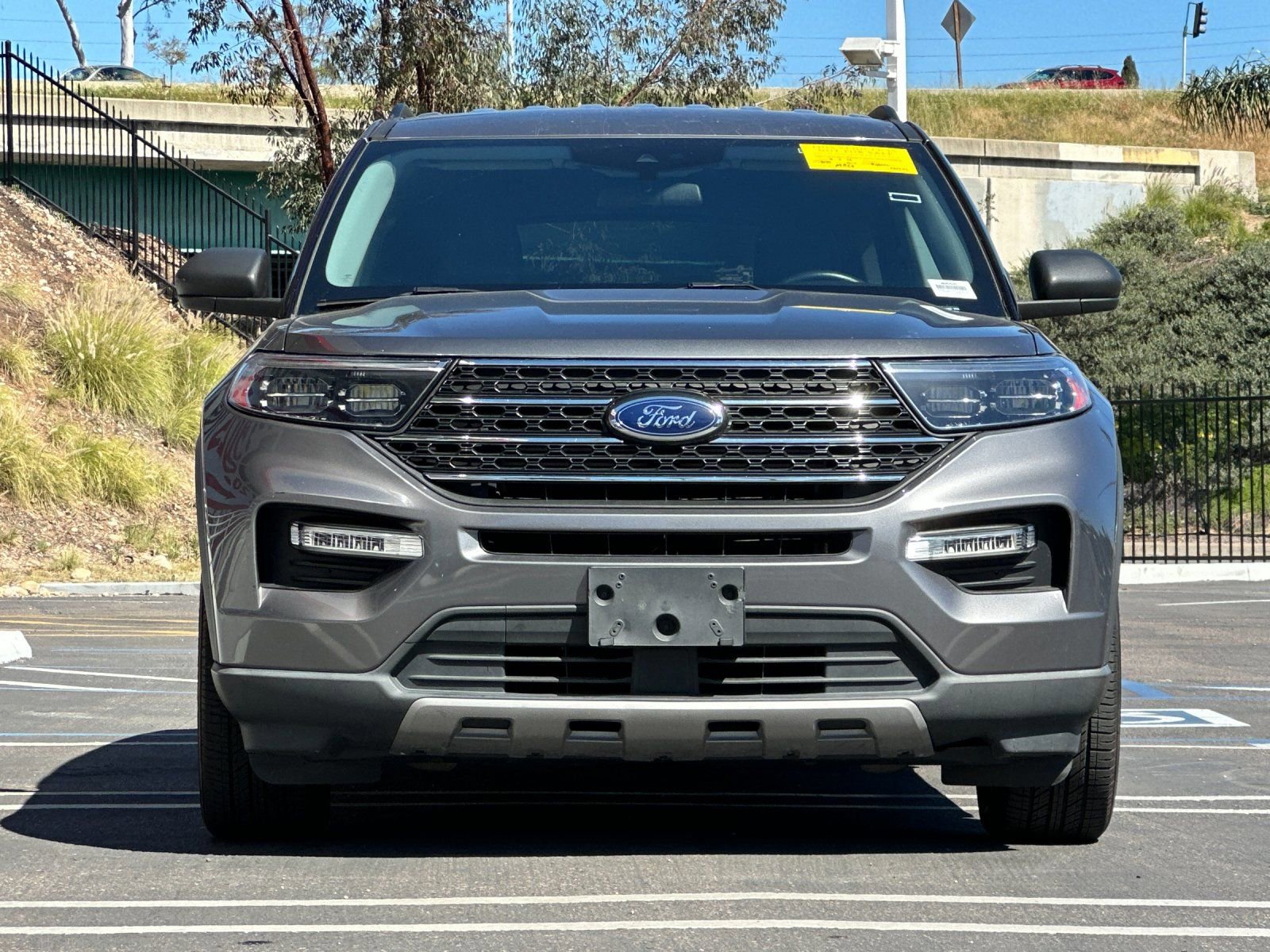 Used 2022 Ford Explorer XLT w/ Equipment Group 202A image 7
