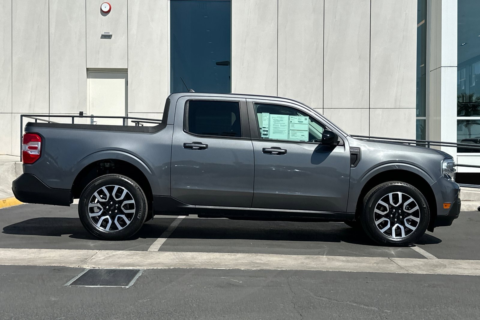 Certified 2024 Ford Maverick Lariat image 2