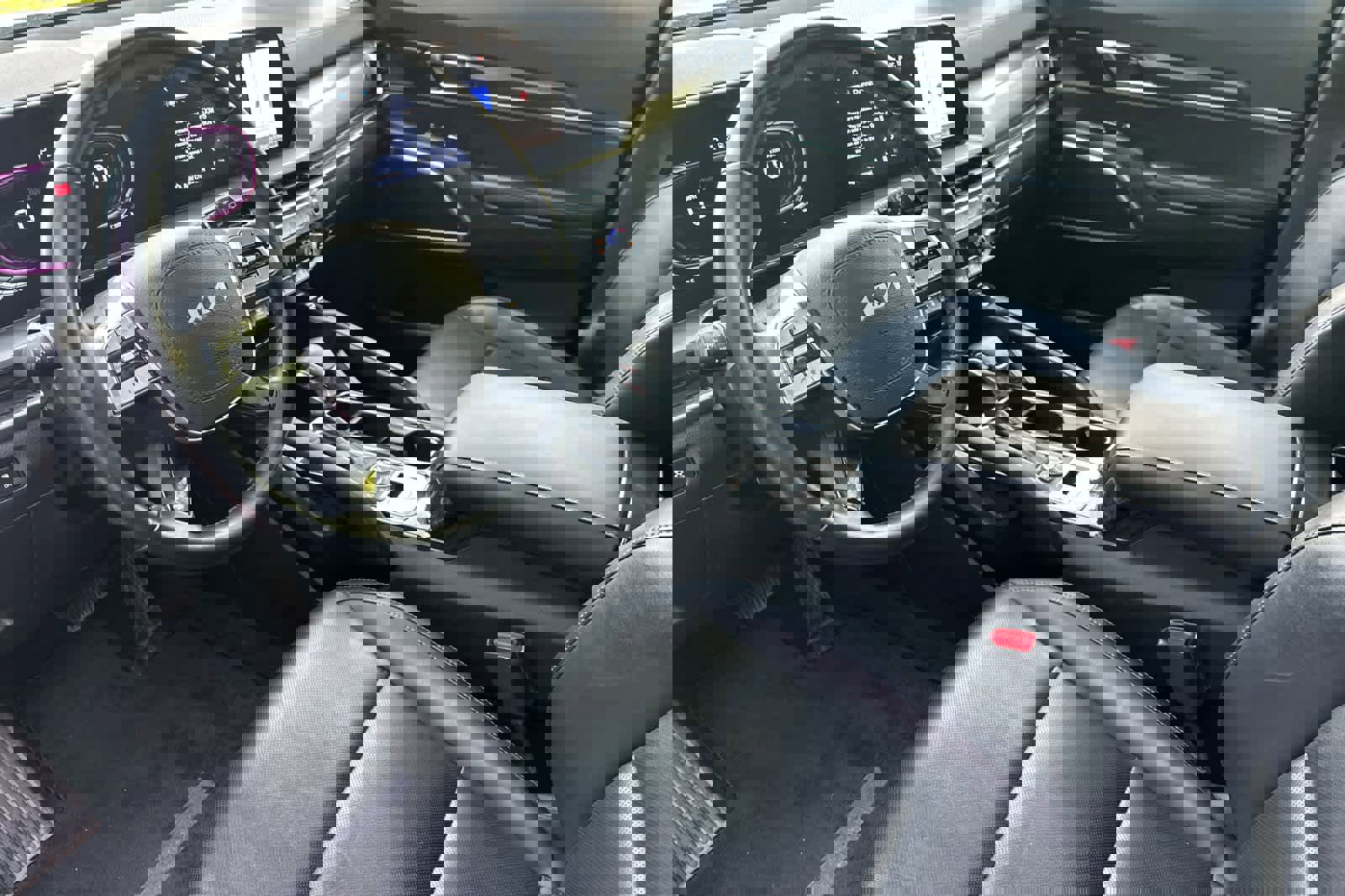 Used 2025 Kia Telluride S image 11