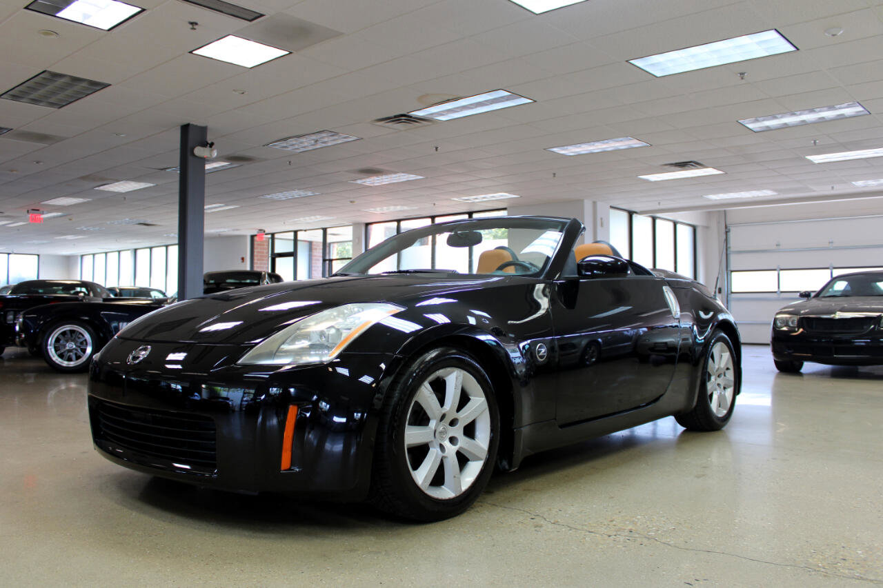 Used 2004 Nissan 350Z Touring image 2
