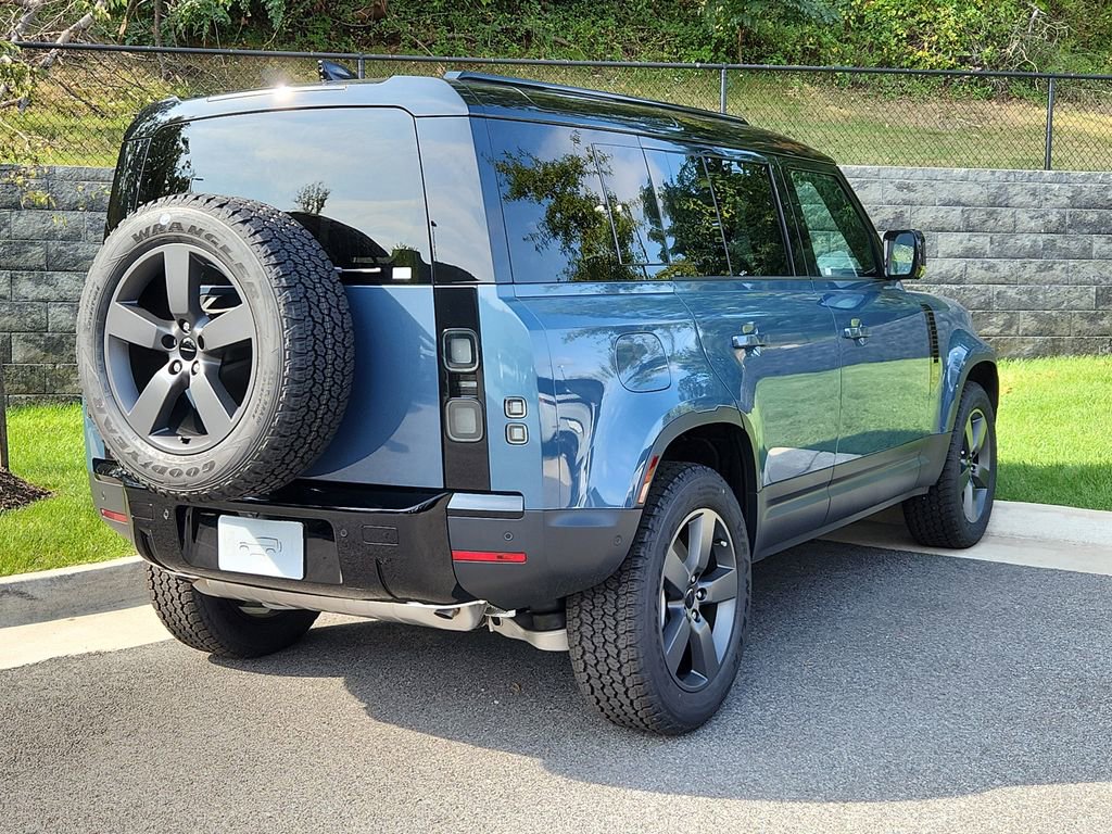 Used 2026 Land Rover Defender 110 S AWD/4WD image 2