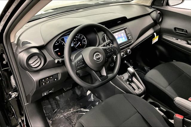 New 2025 Nissan Kicks Play S image 7