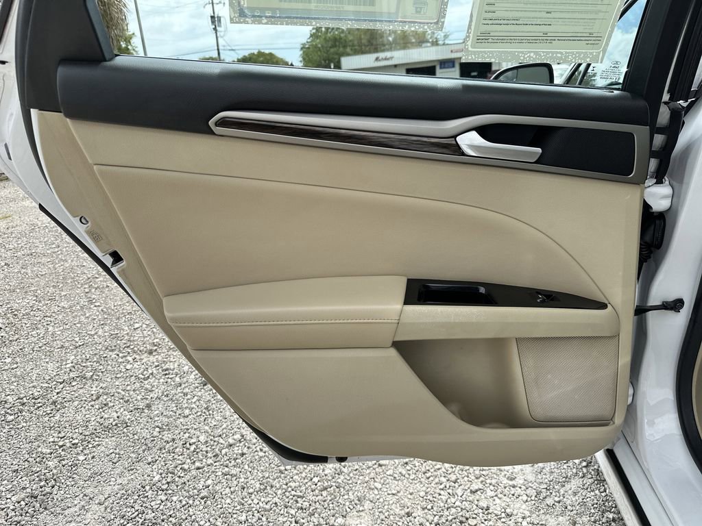 Used 2013 Ford Fusion SE image 26