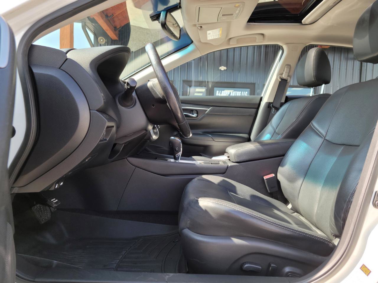 Used 2017 Nissan Altima 2.5 SL w/ 2.5 Technology Package image 15