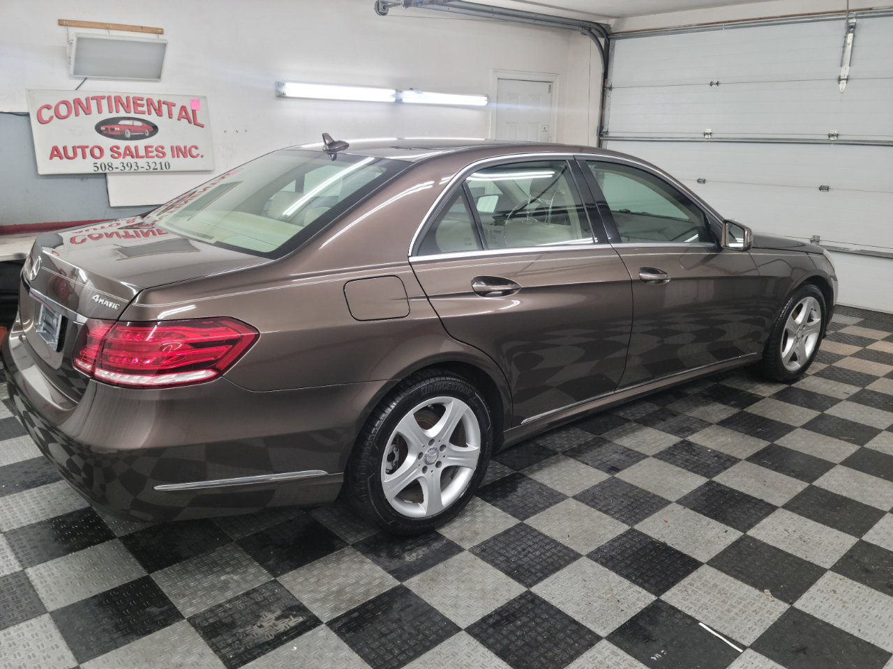 Used 2014 Mercedes-Benz E 350 4MATIC Sedan w/ Premium 1 Package image 6