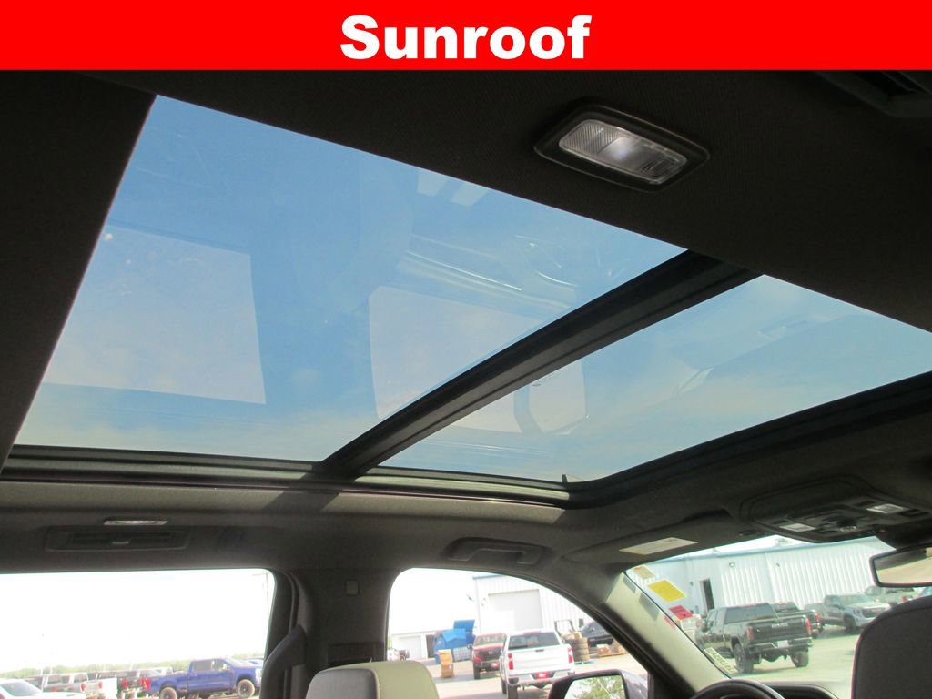 Used 2023 Chevrolet Tahoe Z71 w/ Z71 Off-Road Package AWD/4WD image 16