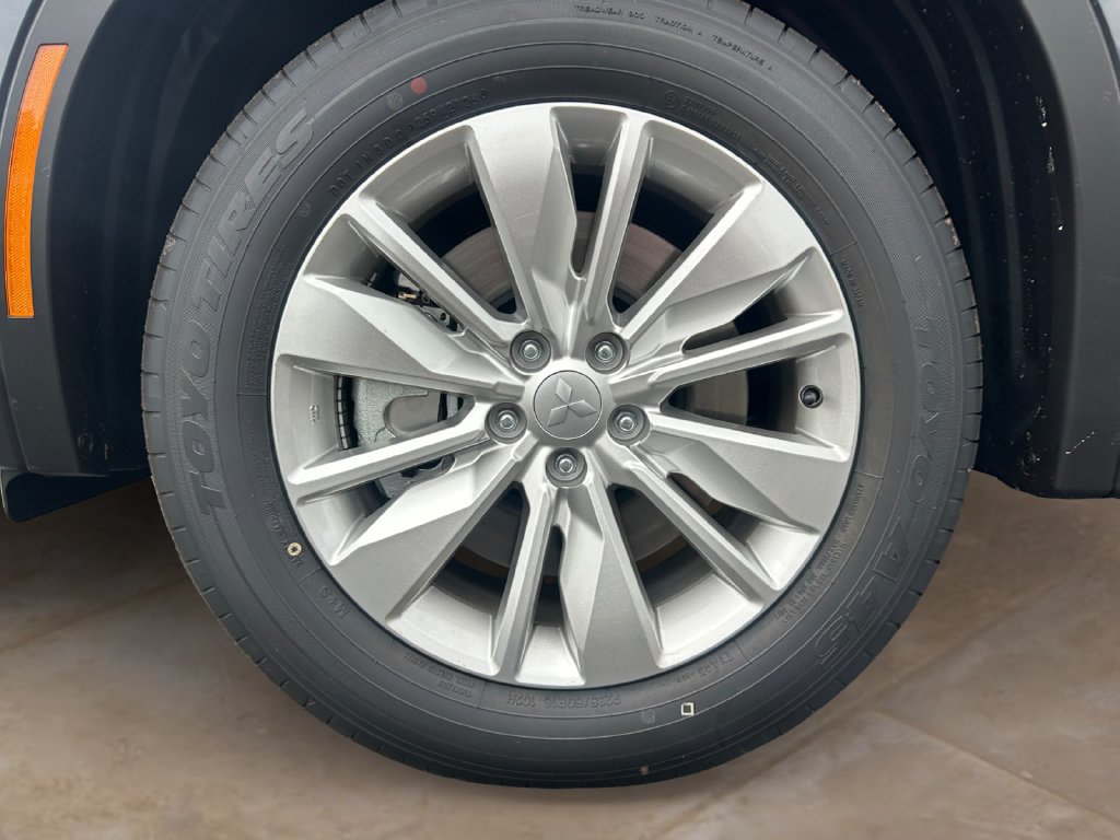 New 2026 Mitsubishi Outlander ES AWD/4WD image 14