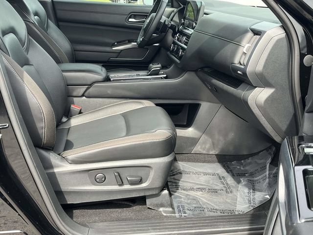 Used 2024 Nissan Pathfinder SL FWD image 24