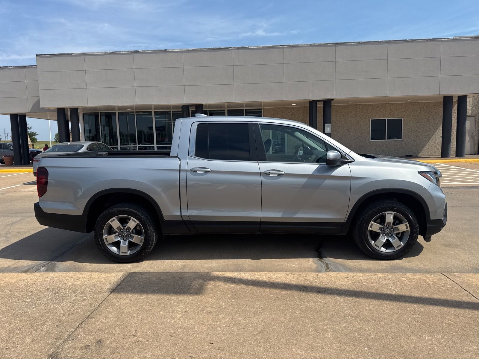 Used 2025 Honda Ridgeline RTL image 6