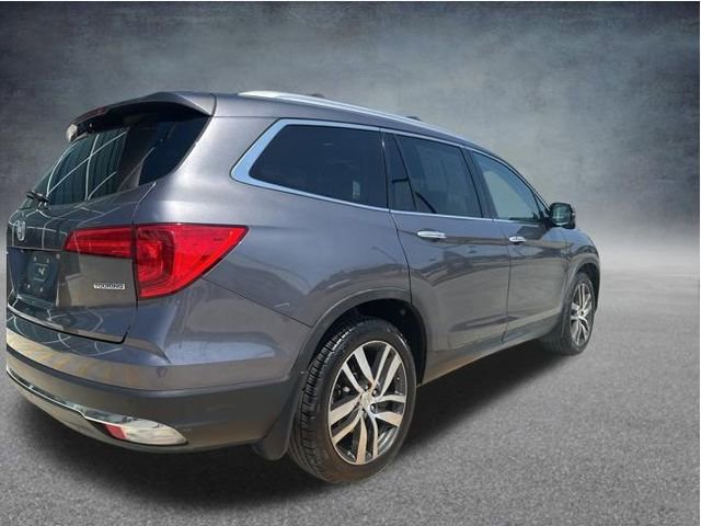 Used 2017 Honda Pilot Touring image 4