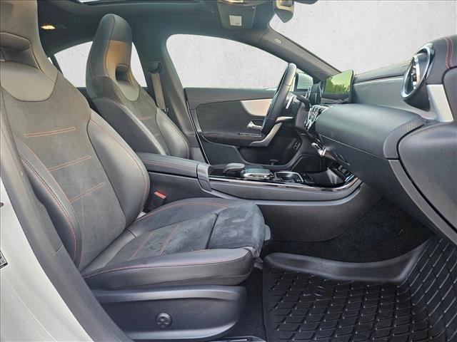 Used 2023 Mercedes-Benz CLA 250 image 21