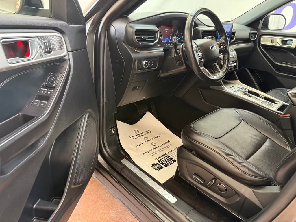 Used 2020 Ford Explorer Limited image 11