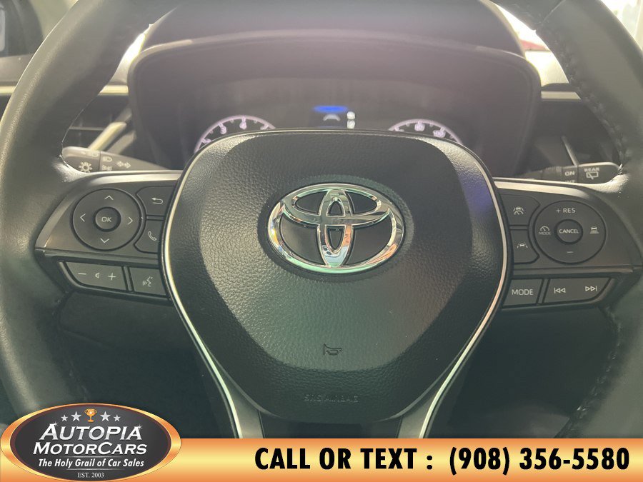 Used 2025 Toyota Corolla Cross LE w/ Moonroof Package FWD image 29