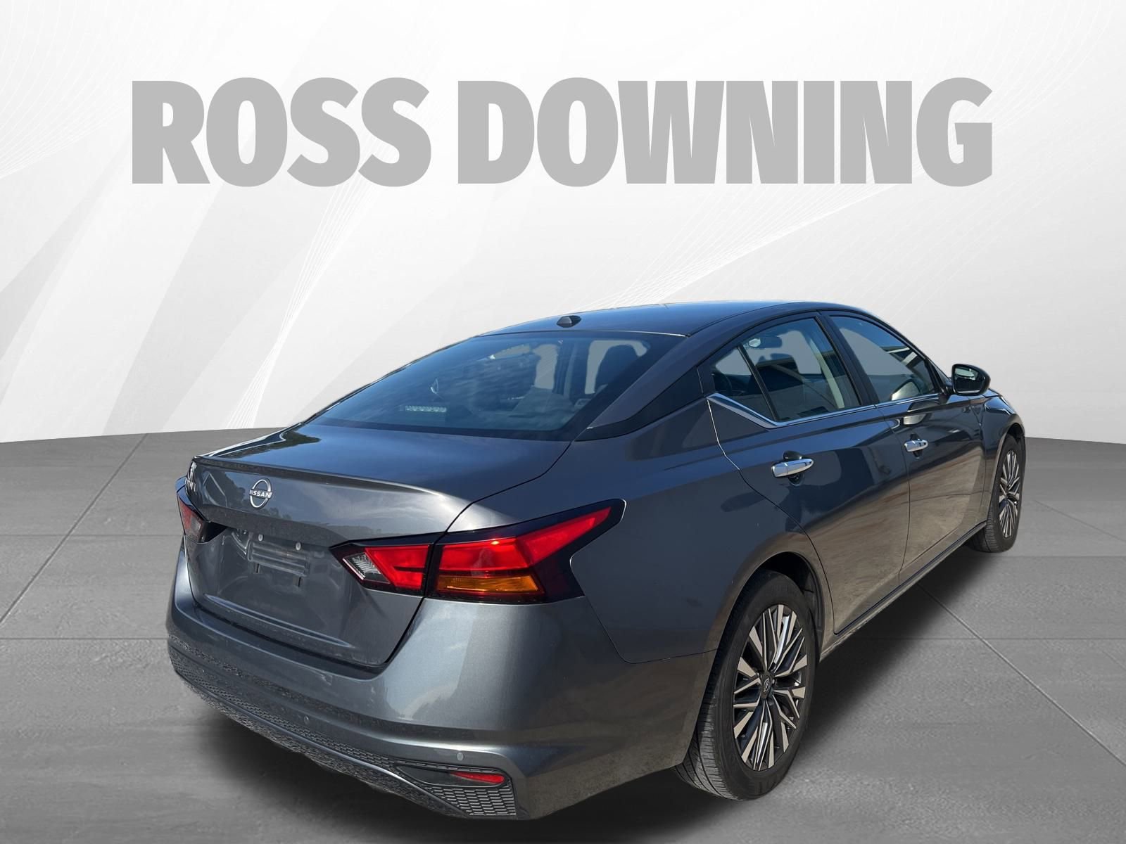 Used 2025 Nissan Altima 2.5 SV image 4