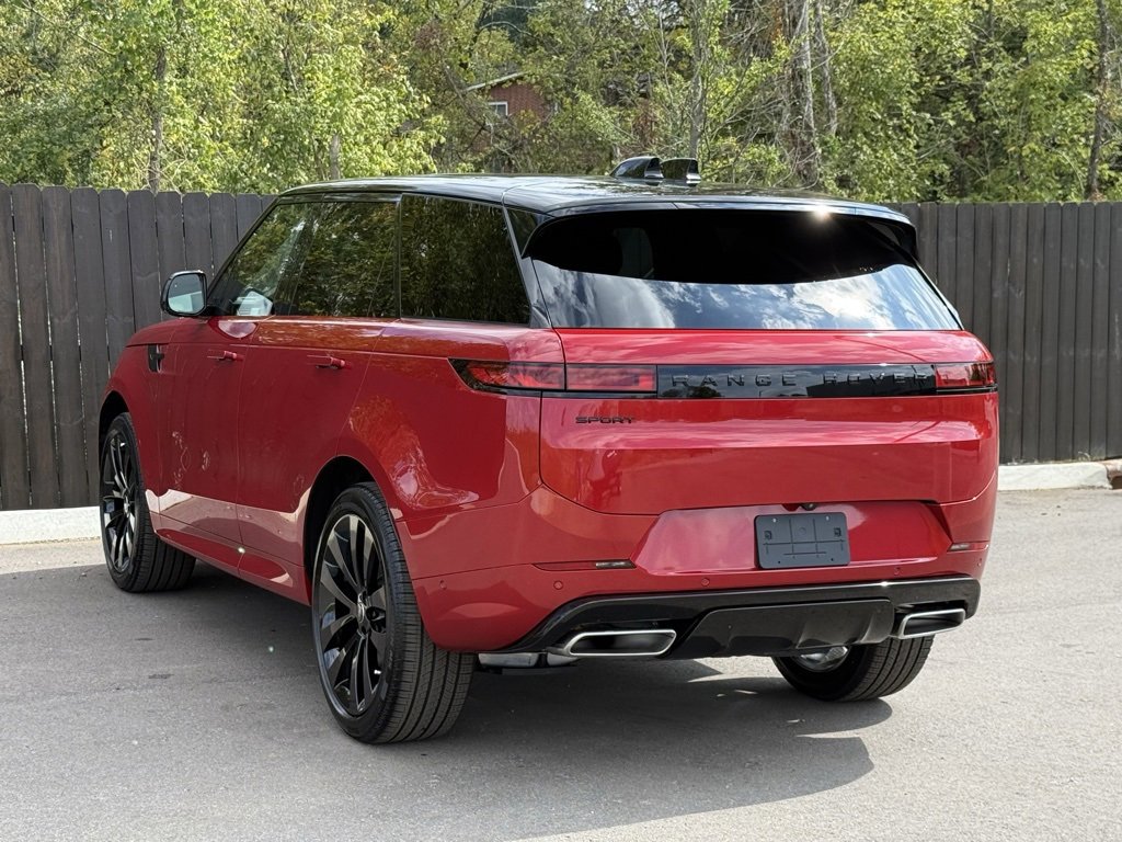 New 2025 Land Rover Range Rover Sport Dynamic SE image 3