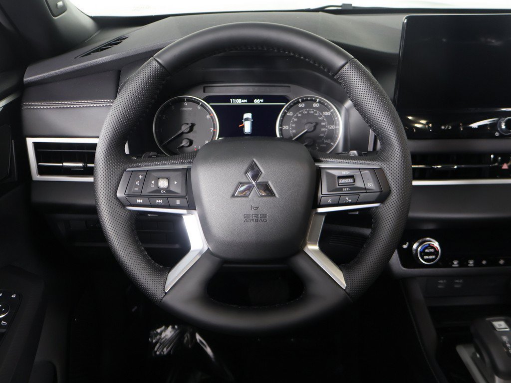 New 2026 Mitsubishi Outlander LE FWD image 39
