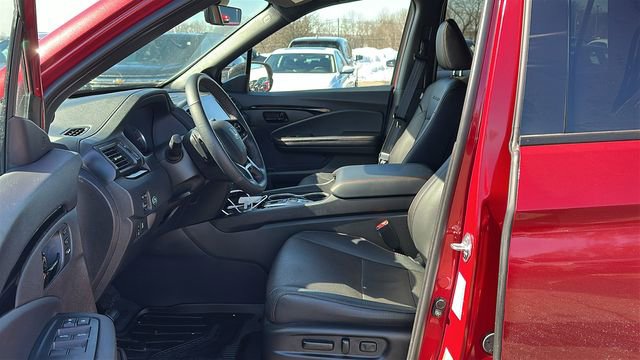 Used 2025 Honda Passport Black Edition image 9