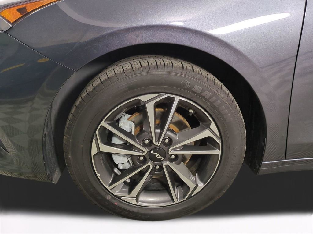 Used 2023 Kia Forte LXS FWD image 11