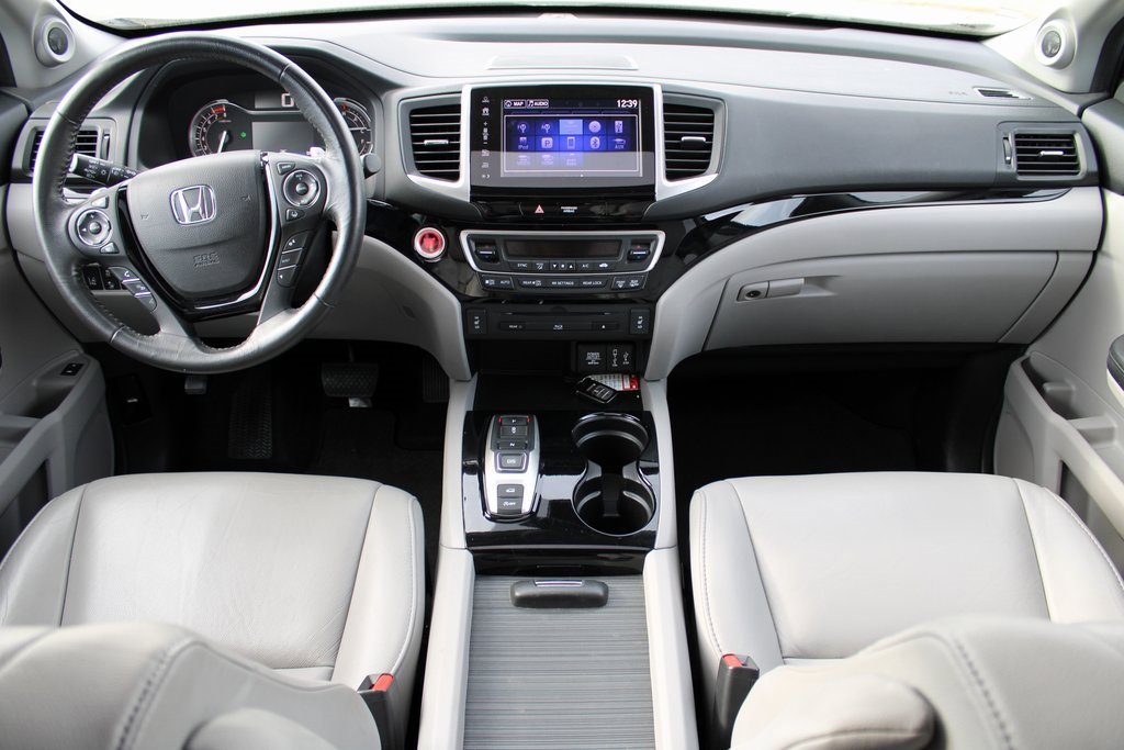 Used 2017 Honda Pilot Touring image 13