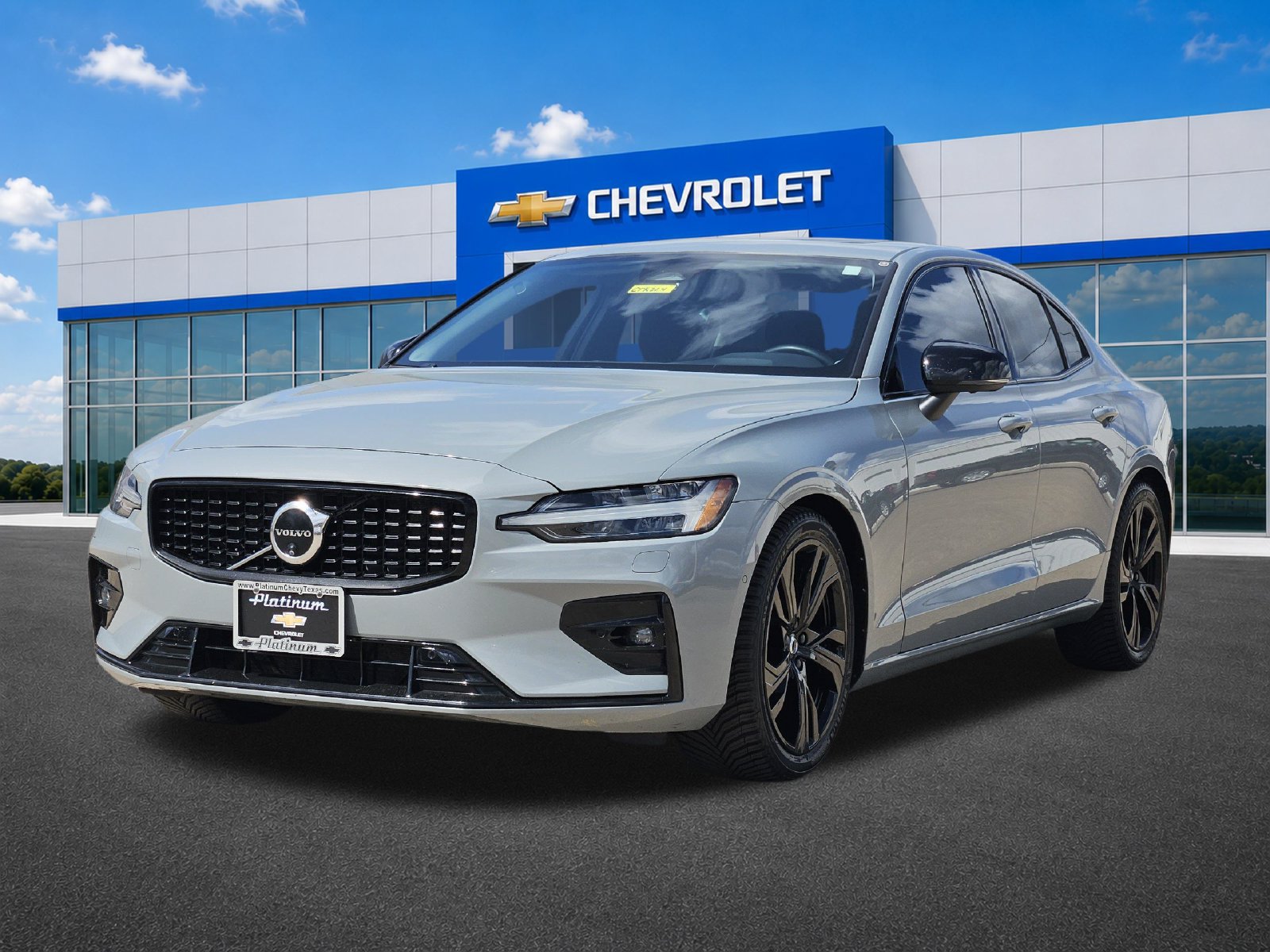 Used 2024 Volvo S60 B5 Plus FWD image 2