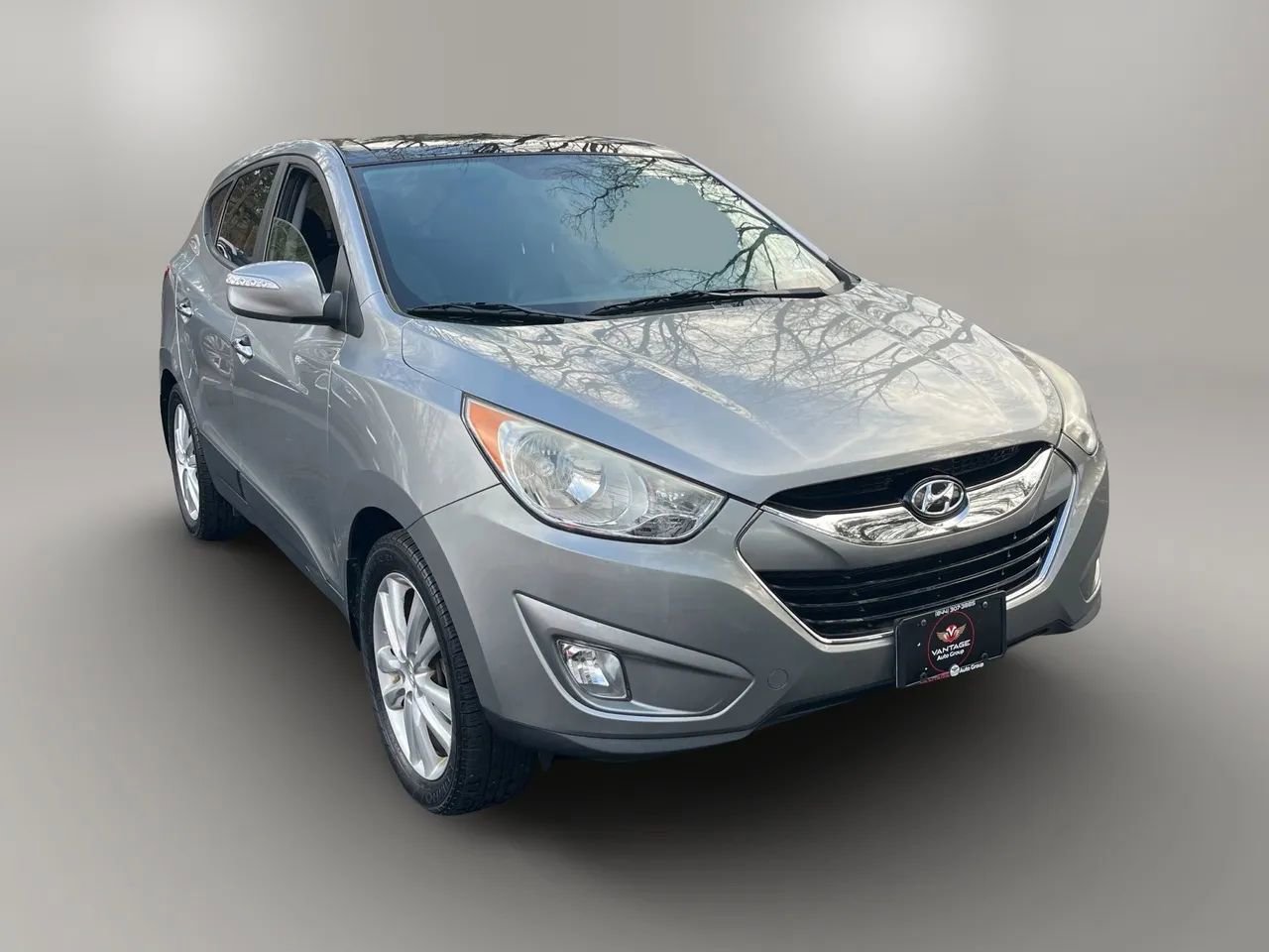 Used 2012 Hyundai Tucson Limited w/ Premium Pkg image 2