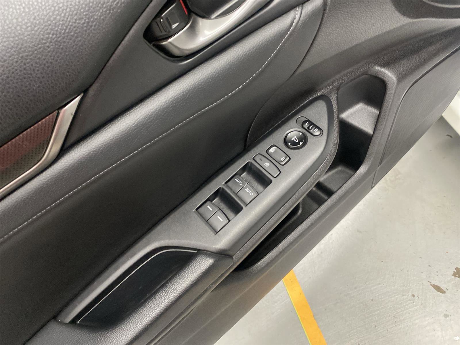 Used 2017 Honda Civic EX-L image 19