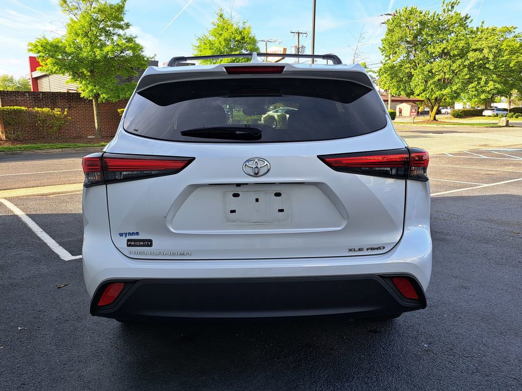 Used 2023 Toyota Highlander XLE image 5