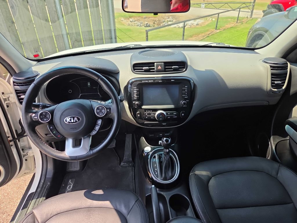 Used 2019 Kia Soul + w/ Primo Package FWD image 7