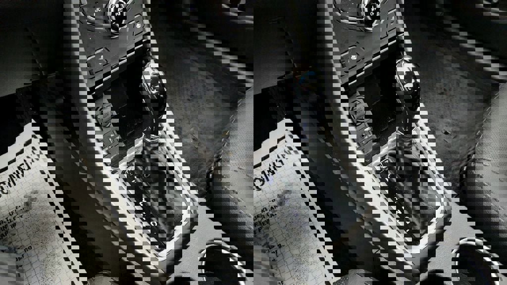 Used 2015 Hyundai Elantra Limited w/ Option Group 05 image 17