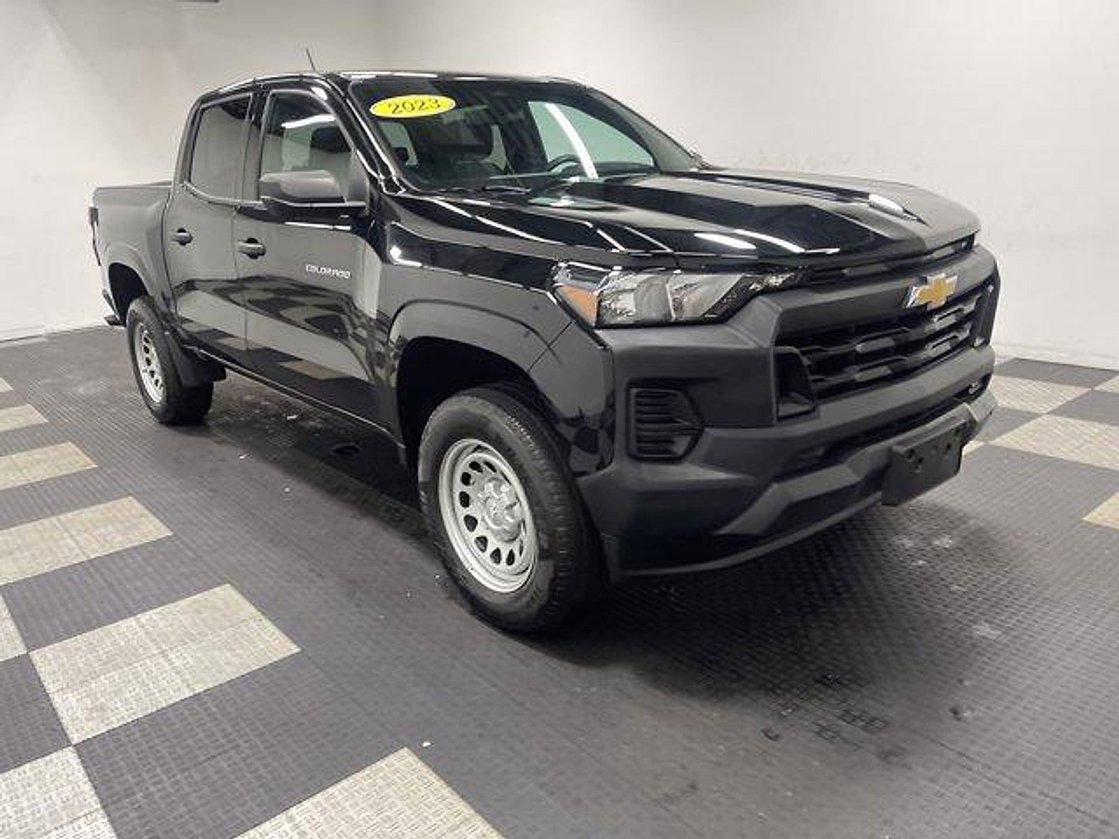 Used 2023 Chevrolet Colorado W/T RWD image 5