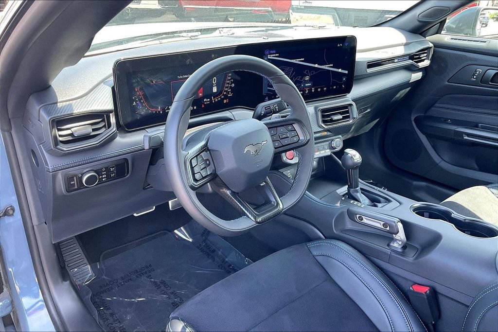 Used 2025 Ford Mustang Dark Horse image 19