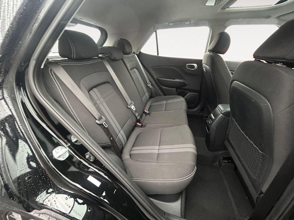 Certified 2025 Hyundai Venue SEL image 11