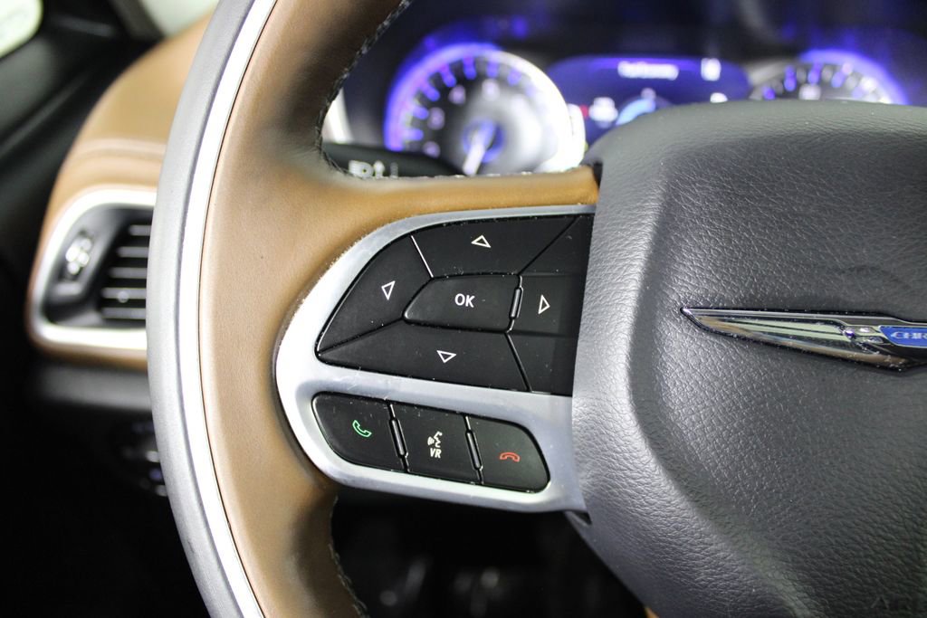Used 2017 Chrysler Pacifica Limited w/ UConnect Theater Package image 26