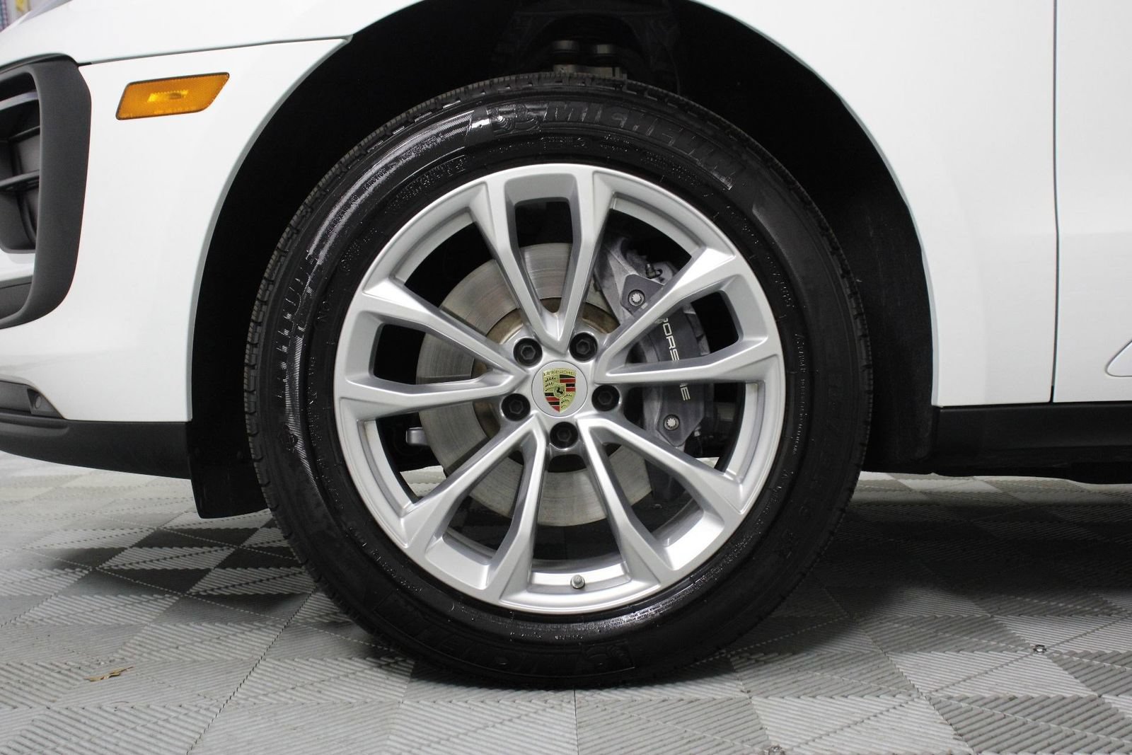 Certified 2026 Porsche Macan AWD/4WD image 30