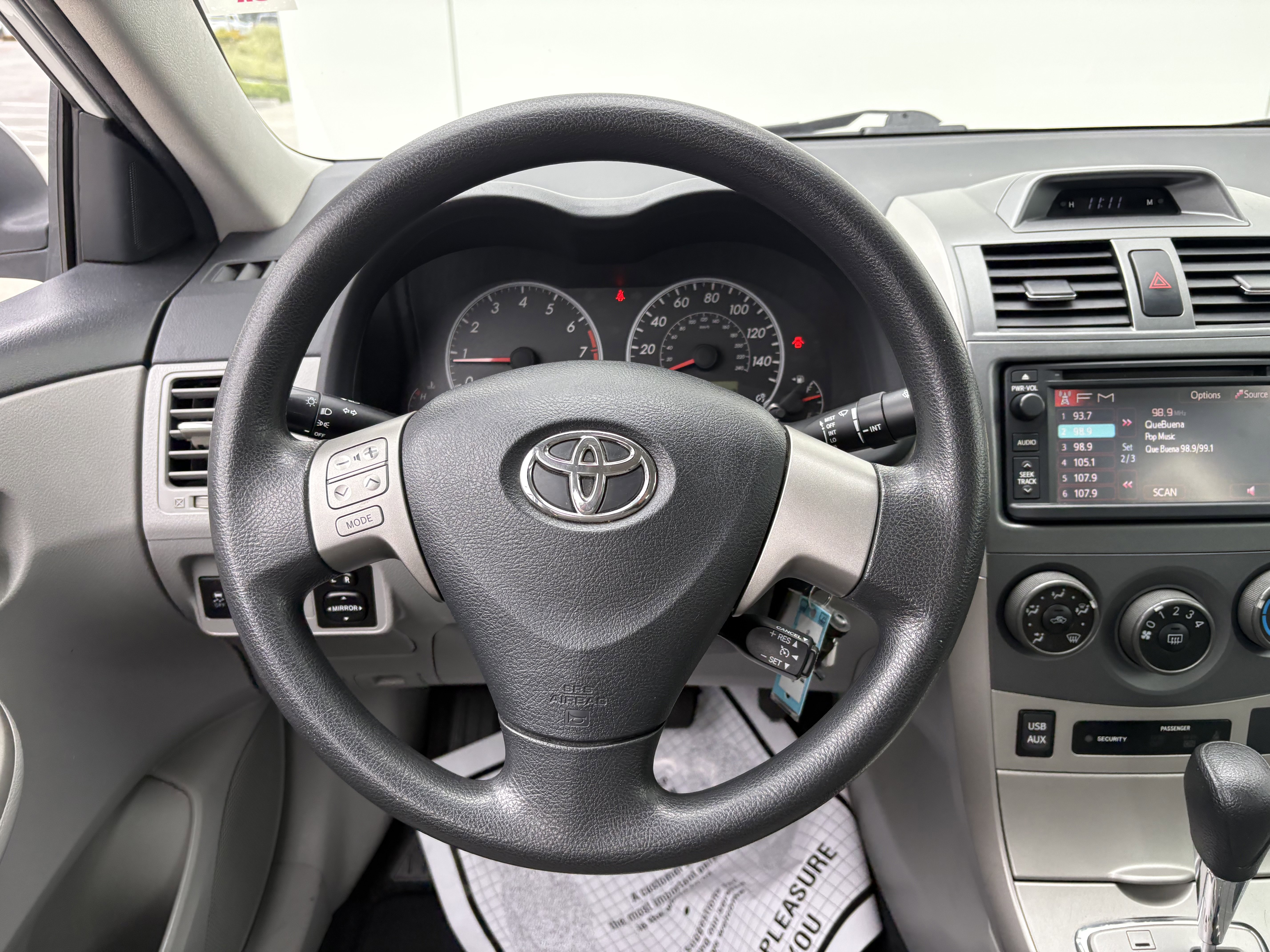Used 2013 Toyota Corolla LE image 12