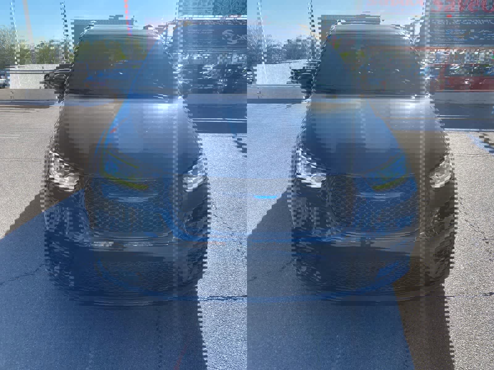 Used 2021 Chrysler Pacifica Touring w/ Uconnect Theater Family Group image 2