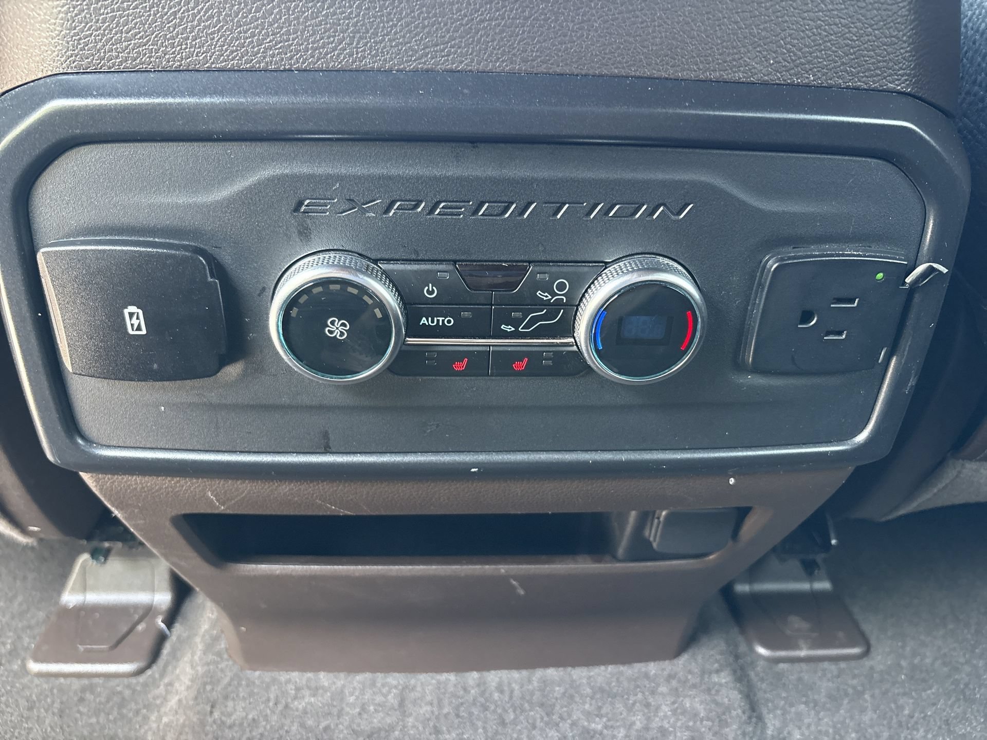 Used 2024 Ford Expedition King Ranch AWD/4WD image 4