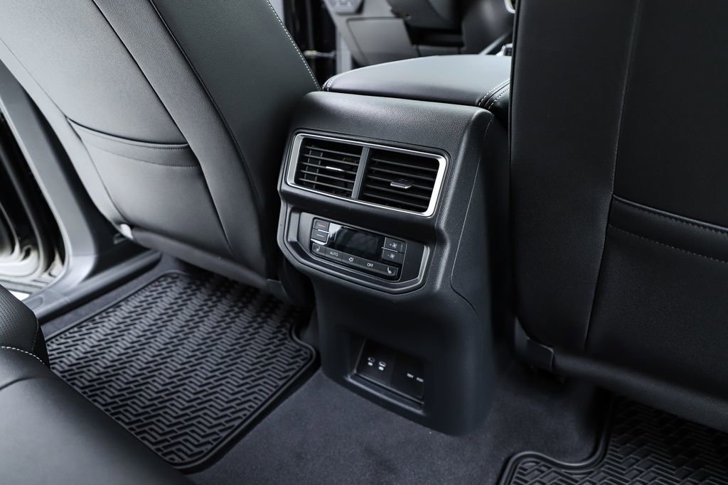 New 2026 Volkswagen Atlas SEL Premium R-Line image 39