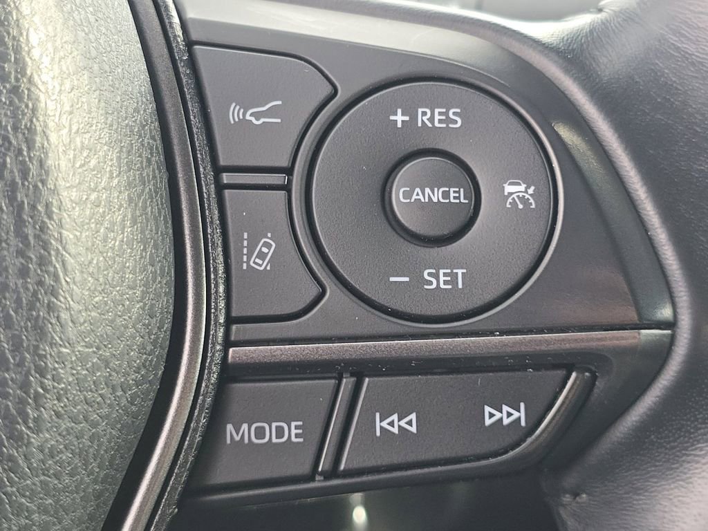 Used 2021 Toyota Camry SE image 32