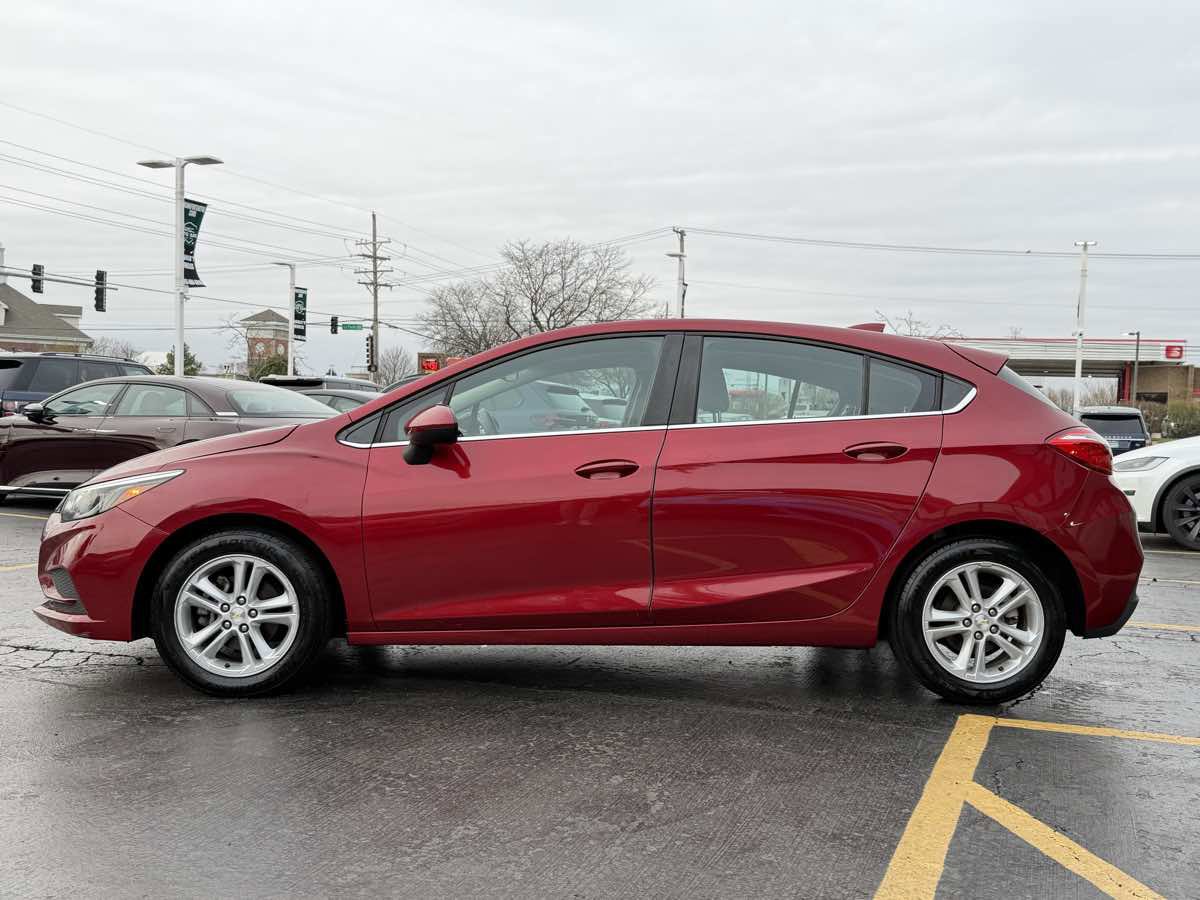 Used 2017 Chevrolet Cruze LT image 6